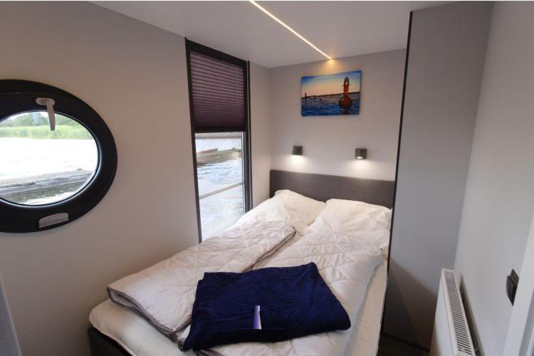ホテル Hausboot Fjord Aries Mit Dachterrasse In シュレースヴィヒ エクステリア 写真