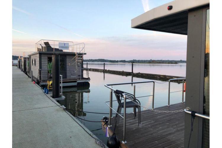 ホテル Hausboot Fjord Aries Mit Dachterrasse In シュレースヴィヒ エクステリア 写真